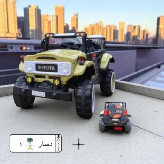 صورة سيارة أطفال كهربائية تويوتا مع إضاءة وموسيقى